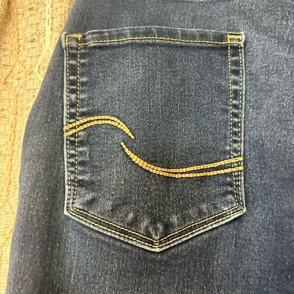 Levi ladies 14 denim jeans - Picture 3 of 7